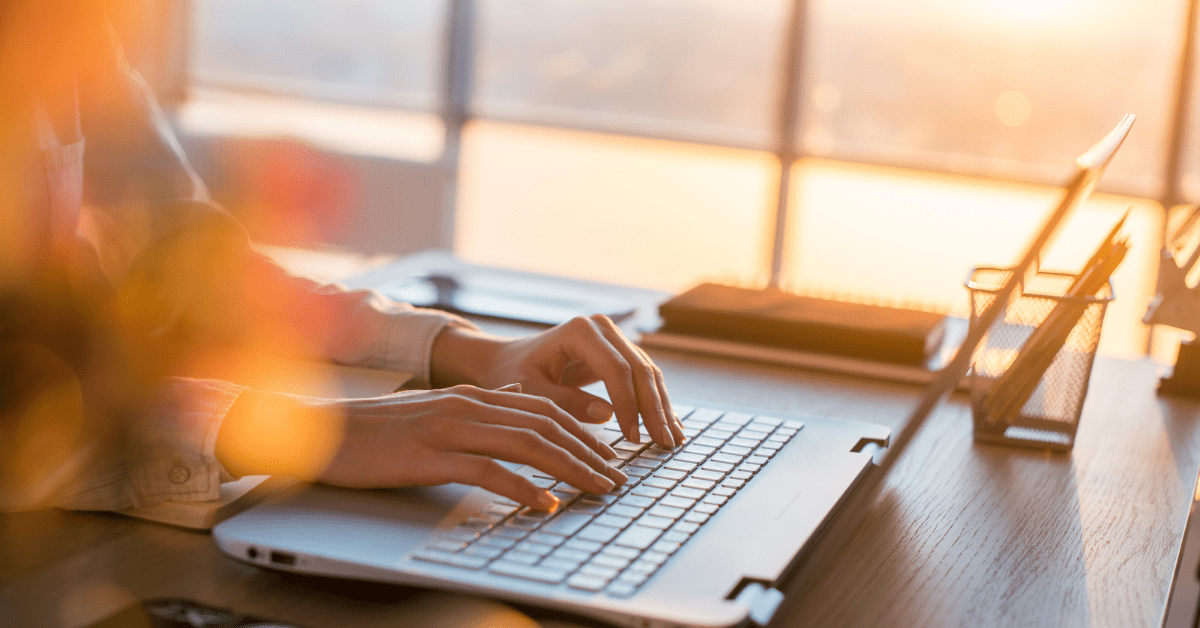 Outsource Blog Writing To An Agency... Or A Freelancer?