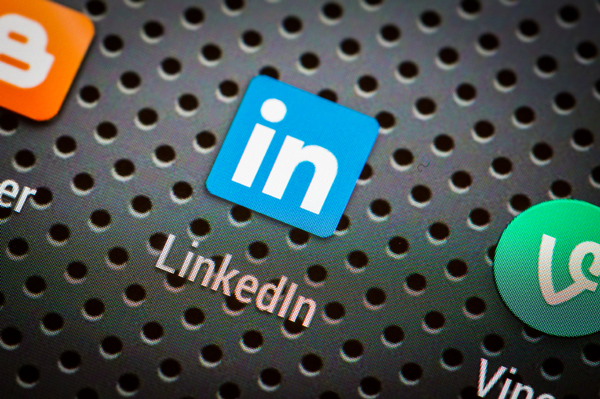 How to Use LinkedIn Groups Like the B2B Experts